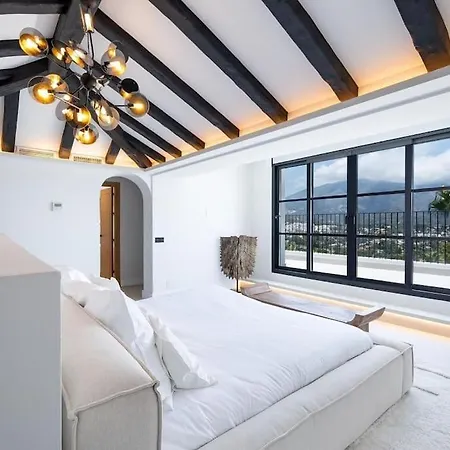 Luxury 6 Bedroom 15 Min From Puerto Banus Villa