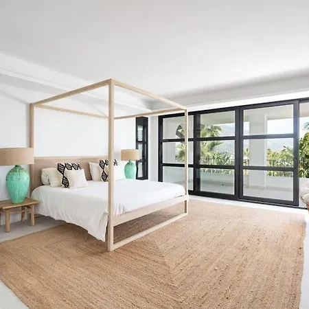 Luxury 6 Bedroom 15 Min From Puerto Banus *