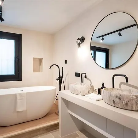 Luxury 6 Bedroom 15 Min From Puerto Banus Villa *