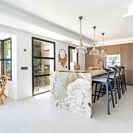 Luxury 6 Bedroom 15 Min From Puerto Banus Marbella