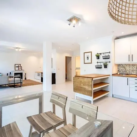 Luxury 6 Bedroom 15 Min From Puerto Banus Villa Marbella