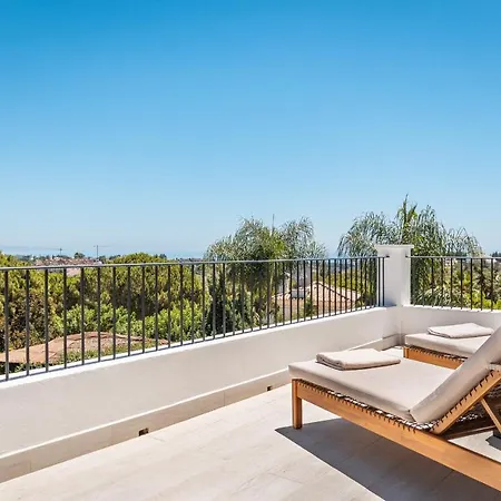 Luxury 6 Bedroom 15 Min From Puerto Banus Villa *