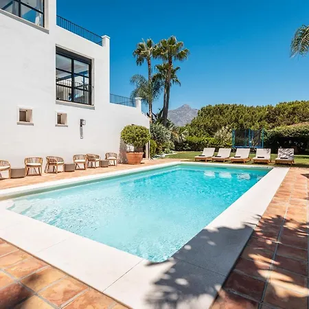 Luxury 6 Bedroom 15 Min From Puerto Banus Villa Marbella