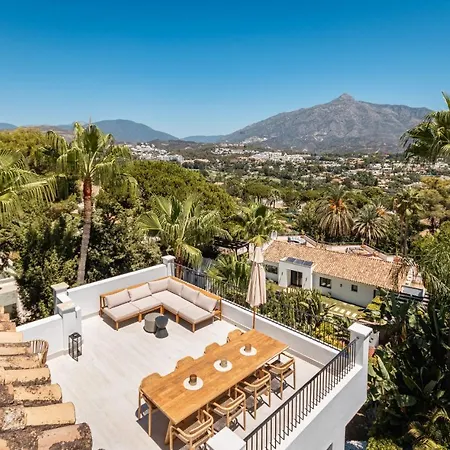 Luxury 6 Bedroom 15 Min From Puerto Banus Villa *